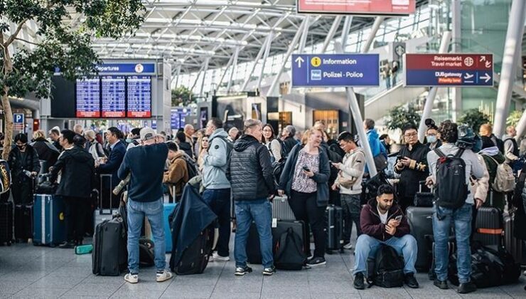 Almanya’da kar yağışı ve dondurucu soğuklar: Frankfurt Havalimanı’nda 120 uçuş iptal edildi