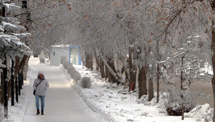 Erzurum’da hava sıcaklığı eksi 13,6 dereceye kadar düştü