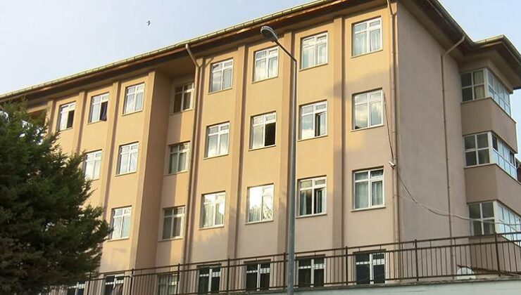 İstanbul’da iki okulda koku paniği: Binalar boşaltıldı