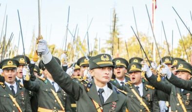 Son dakika: Kılıçlı yemin töreninde teğmenler için karar açıklandı