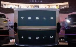 Tesla, ABD’de yaklaşık 240 bin aracını geri çağırdı