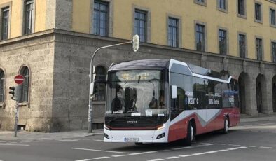 Almanya’da feci kaza: İki belediye otobüsü çarpıştı