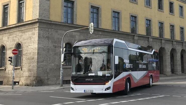 Almanya’da feci kaza: İki belediye otobüsü çarpıştı