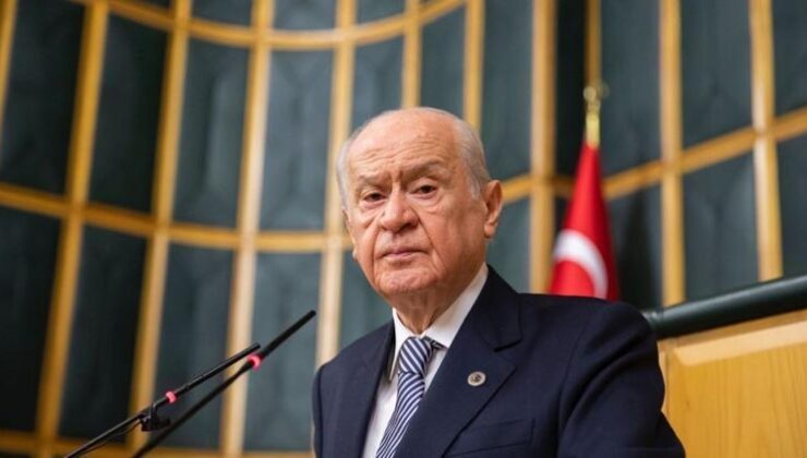 Devlet Bahçeli, Ahmet Davutoğlu’nun Berat Kandili’ni kutladı