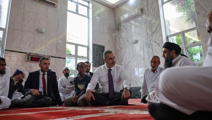 Dışişleri Bakanı Fidan, Güney Afrika’da Nur’ul Hamidiye Camii’ni ziyaret etti