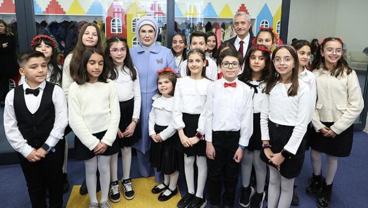 Emine Erdoğan, Gaziantep’te Şahinbey Millet Kütüphanesini ziyaret etti