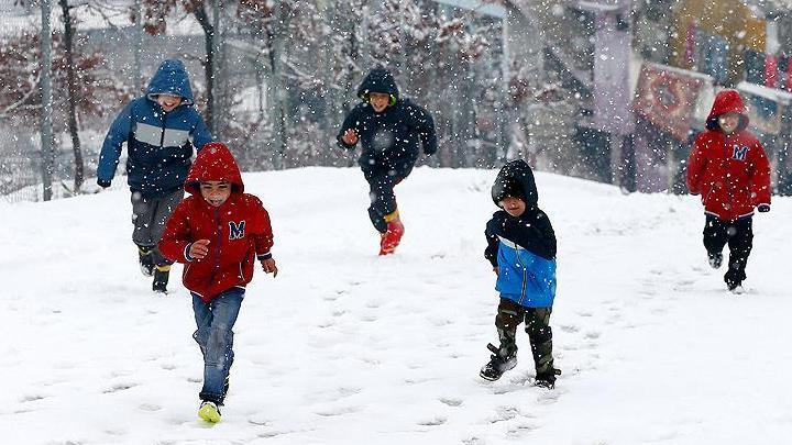 Hangi illerde kar tatili oldu? Valilikler tek tek duyurdu: İşte eğitime ara verilen il ve ilçeler