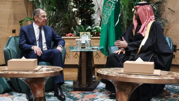 Rusya Dışişleri Bakanı Lavrov ile Suudi Arabistan Veliaht Prensi Selman bir araya geldi