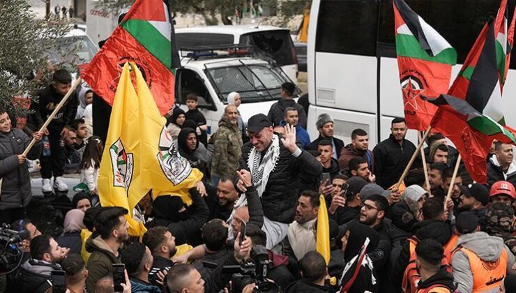 Son dakika… İsrail vahşeti gün yüzüne çıktı: Filistinli esire korkunç işkence… İsrail Netzarim Koridoru’ndan çekildi!