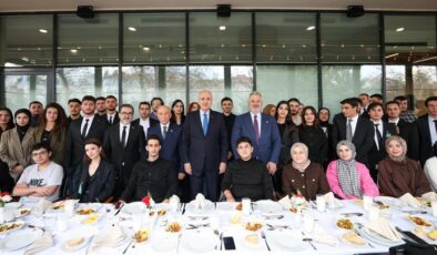 TBMM Başkanı Numan Kurtulmuş, Meclis’te üniversite öğrencilerini ağırladı