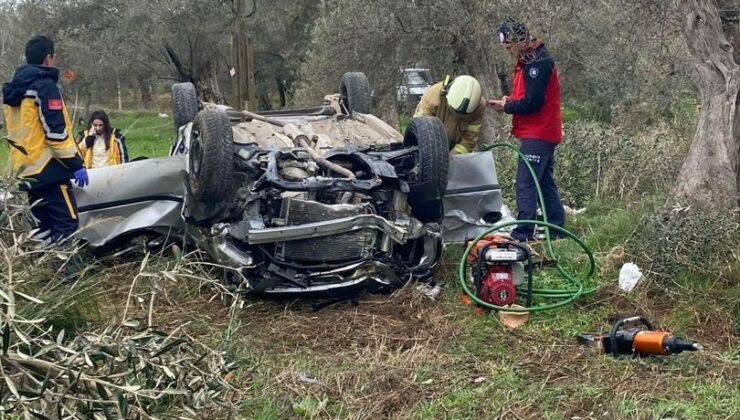 Yol kenarındaki tarlaya uçtu: 2 can kaybı