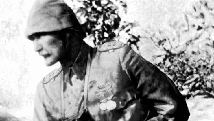 Atatürk, Çanakkale’de kahramanlıkları fotoğraflayan Necati öğretmenin ordu fotoğrafçısı olmasını teklif etmiş