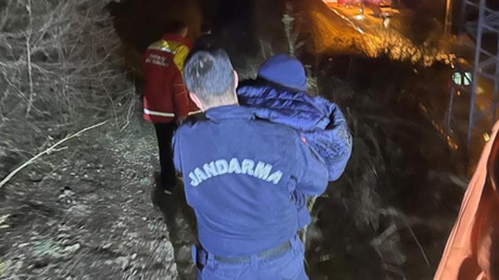 Bartın’da ormanda kaybolan 4 yaşındaki Hira’yı jandarma buldu