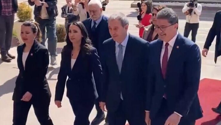 DEM Parti heyeti, CHP Genel Başkanı Özgür Özel ile görüşüyor