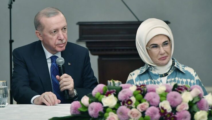 Erdoğan’dan eşi Emine Erdoğan’ın yaşlılarla iftarına sürpriz ziyaret