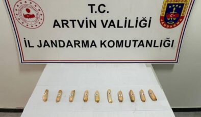 İranlı şüphelinin bağırsaklarından 10 paket uyuşturucu çıktı