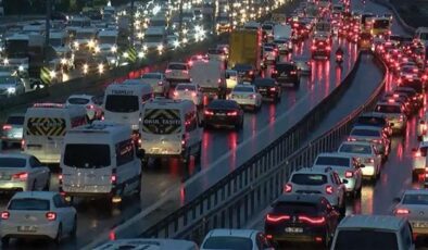 İstanbul’da trafik yoğunluğu yüzde 90’a ulaştı