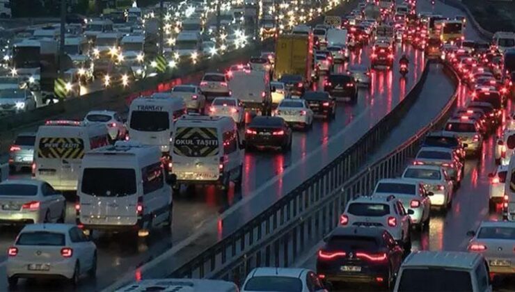 İstanbul’da trafik yoğunluğu yüzde 90’a ulaştı