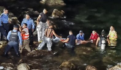 Orta Amerika ülkesinde facia: 17 kişiyi taşıyan uçak denize düştü