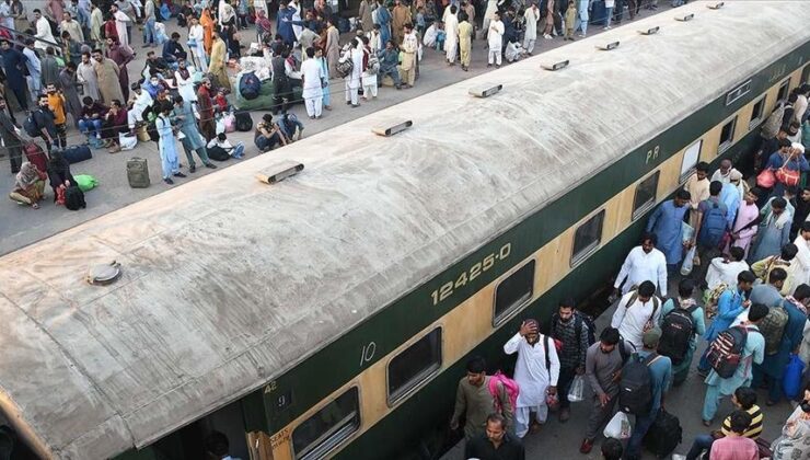 Pakistan’da tren saldırısına yönelik operasyon sona erdi